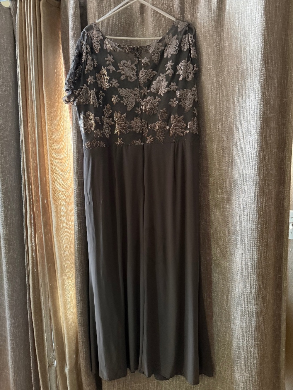 Dress - Picture 2 of 6
